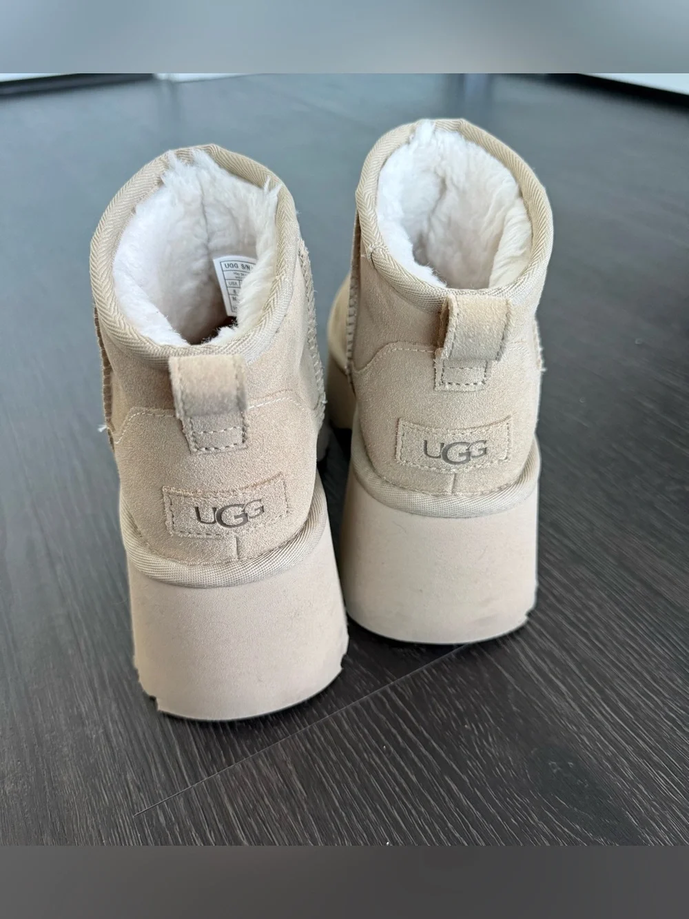 UGG Women's Ultra Mini Heights Sunwave Size US 8